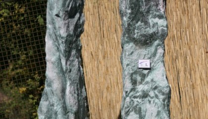 Findling – Artic grün Obelisk