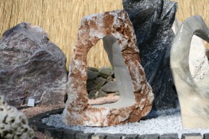 Skulpturstein Onyx mit Bohrung