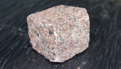 Pflastersteine – Granit Vanga rot 4x6cm