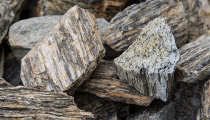 Ziersteine – Gneis 10-30 cm Bruchstein