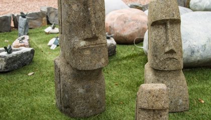 Gartenmöbel – Moai-Köpfe